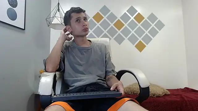 LucassSmith11 online show from March 19, 7:25 pm