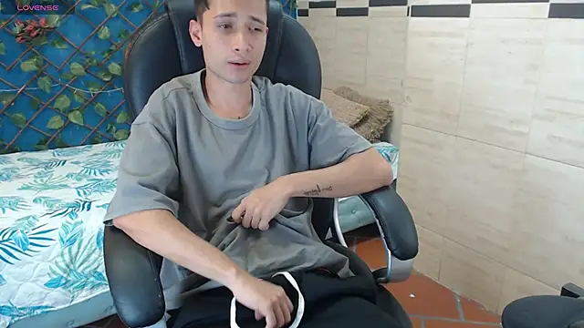 LucassSmith11 online show from April 4, 6:47 pm