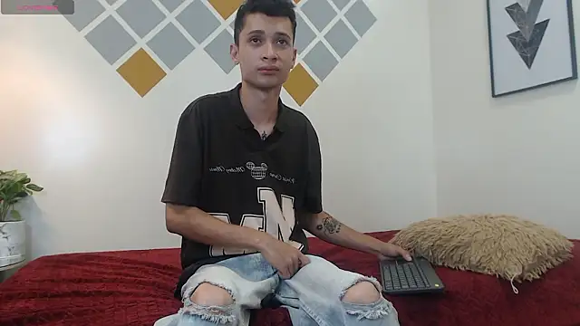 Snapshot of LucassSmith11 chatting on February 28, 7:24 pm LucassSmith11 online show from February 28, 7:24 pm