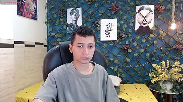 Snapshot of LucassSmith11 chatting on June 18, 8:47 pm LucassSmith11 online show from June 18, 8:47 pm