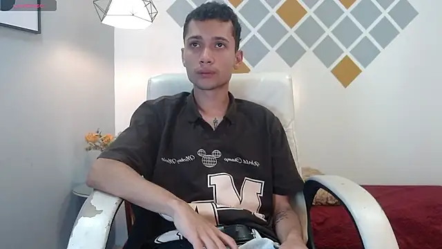 LucassSmith11 online show from March 18, 7:04 pm