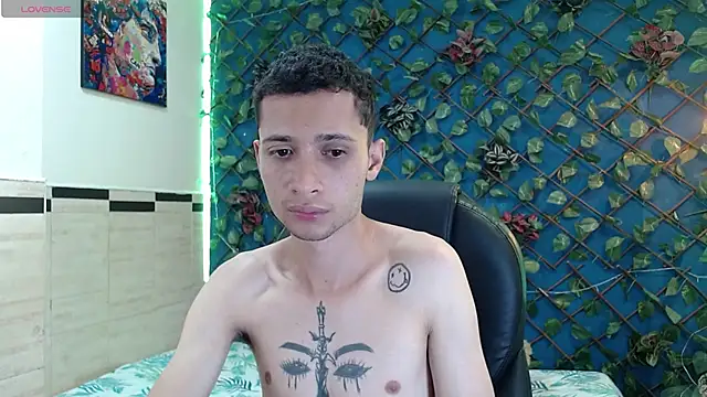 LucassSmith11 online show from April 19, 8:04 am