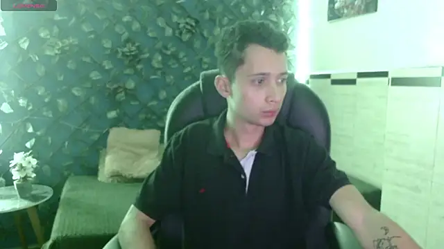 LucassSmith11 online show from December 14, 11:27 am