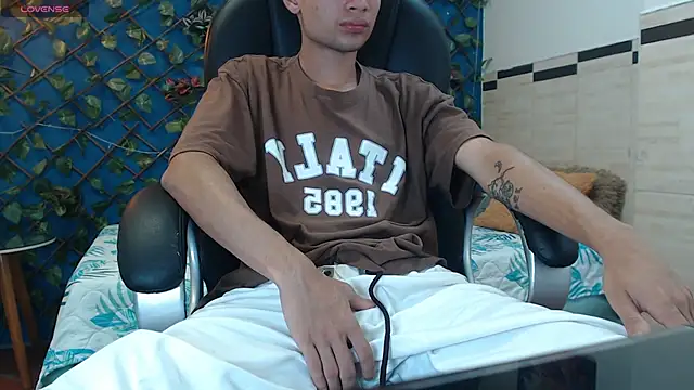 LucassSmith11 online show from April 9, 8:48 pm