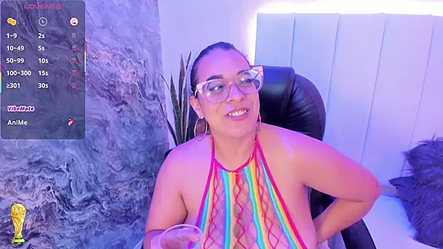 Snapshot of MHONIKBELUCCI chatting on June 16, 12:38 pm MHONIKBELUCCI online show from June 16, 12:38 pm