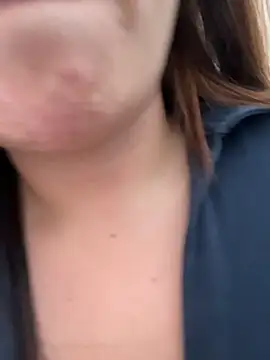 RosaliaVicky online show from December 4, 4:28 pm