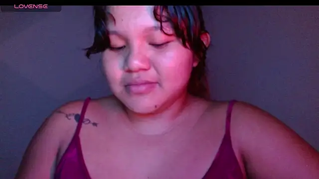 Yourgirl-thaly20 online show from December 1, 6:25 am