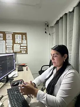 wildwhispers15 online show from January 14, 8:23 pm