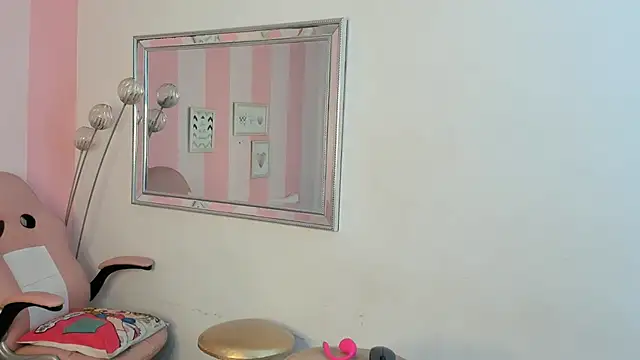 Snapshot of Amaia_Monroe chatting on February 28, 4:01 am Amaia Monroe online show from February 28, 4:01 am