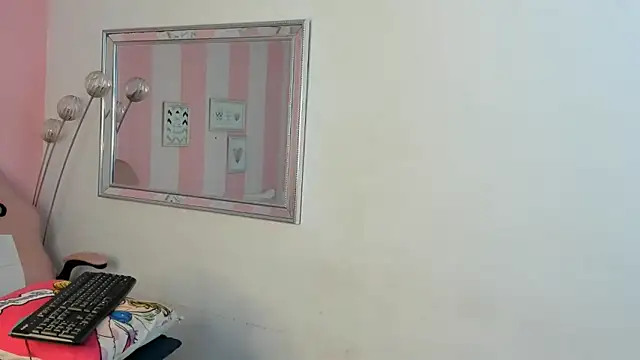 Snapshot of Amaia_Monroe chatting on February 26, 3:17 am Amaia Monroe online show from February 26, 3:17 am