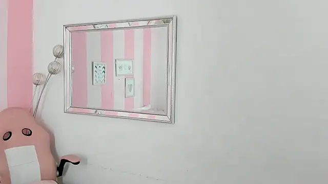 Snapshot of Amaia_Monroe chatting on February 3, 3:04 am Amaia Monroe online show from February 3, 3:04 am