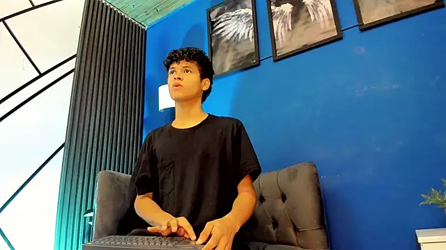 Sky Rivers online show from December 20, 3:09 am