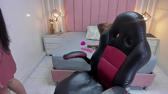 VIOLETTA ROSS1 online show from February 28, 7:35 pm