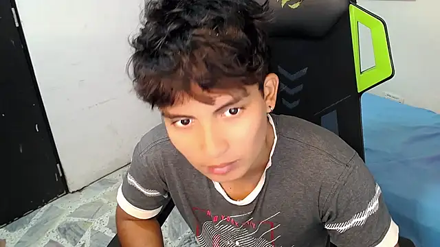 Green XoX online show from November 30, 9:04 pm