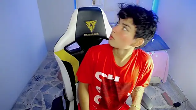 Green XoX online show from January 15, 1:47 pm