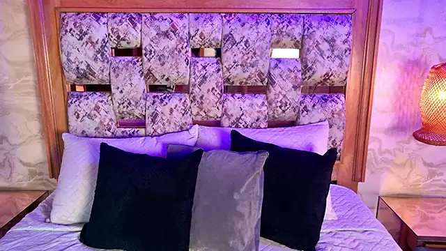 Snapshot of emily_dempsey chatting on February 15, 7:13 pm emily dempsey online show from February 15, 7:13 pm