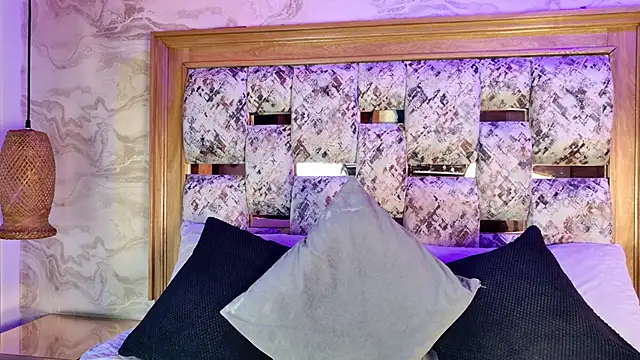 Snapshot of emily_dempsey chatting on February 10, 7:13 pm emily dempsey online show from February 10, 7:13 pm