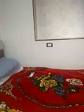 lolotheone online show from April 6, 7:48 pm