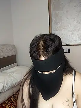 lolotheone online show from February 8, 3:10 pm