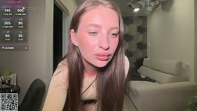 elloriah online show from March 22, 7:15 pm