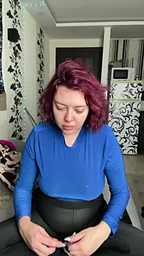 Snapshot of MurrbyAliceMoore chatting on December 18, 2:27 am MurrbyAliceMoore online show from December 18, 2:27 am