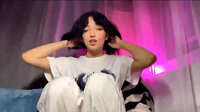 Raylli Jorden online show from December 1, 4:19 pm