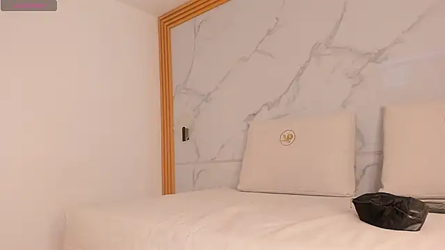 ayla velt online show from April 15, 7:40 pm