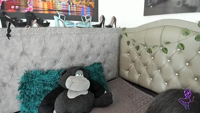 Melody Prescott online show from February 3, 1:38 pm