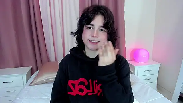 daniellesins2 online show from December 1, 12:50 pm