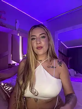 Snapshot of AlyonaWester_ chatting on February 20, 9:17 pm AlyonaWester online show from February 20, 9:17 pm