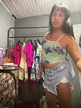 Snapshot of larysinha chatting on February 17, 4:48 pm larysinha online show from February 17, 4:48 pm