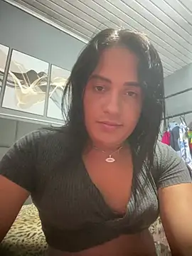 Snapshot of larysinha chatting on February 2, 5:23 pm larysinha online show from February 2, 5:23 pm