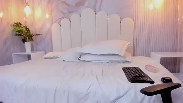 Snapshot of CHLOE_BLOWJOB chatting on January 5, 5:27 pm CHLOE BLOWJOB online show from January 5, 5:27 pm