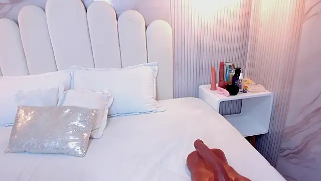 CHLOE BLOWJOB online show from February 2, 8:08 pm