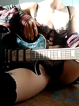 AuroraAya online show from November 30, 11:55 am