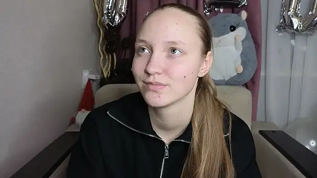 Snapshot of BibiStapler chatting on February 28, 8:08 pm BibiStapler online show from February 28, 8:08 pm