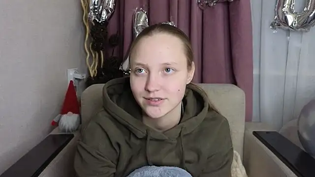 Snapshot of BibiStapler chatting on February 27, 8:08 pm BibiStapler online show from February 27, 8:08 pm