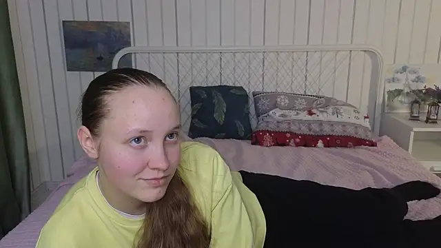 Snapshot of BibiStapler chatting on February 15, 7:13 pm BibiStapler online show from February 15, 7:13 pm