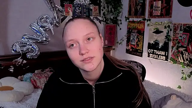 Snapshot of BibiStapler chatting on February 26, 7:03 pm BibiStapler online show from February 26, 7:03 pm