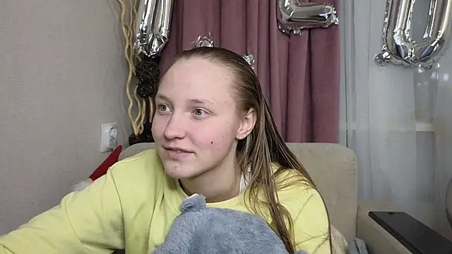 Snapshot of BibiStapler chatting on February 14, 7:47 pm BibiStapler online show from February 14, 7:47 pm