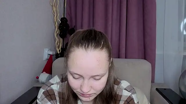 Snapshot of BibiStapler chatting on March 3, 8:16 pm BibiStapler online show from March 3, 8:16 pm