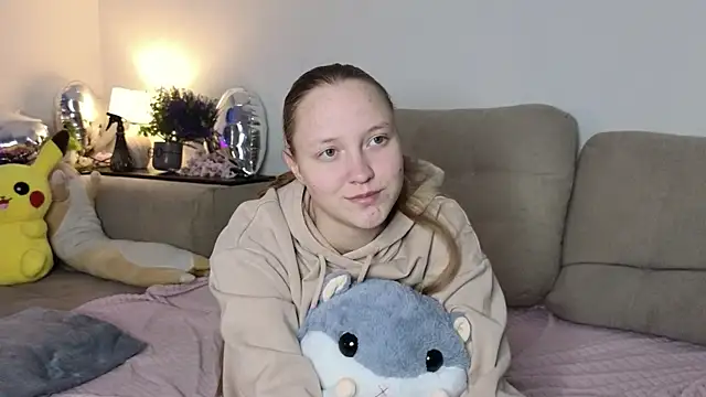 Snapshot of BibiStapler chatting on February 18, 8:05 pm BibiStapler online show from February 18, 8:05 pm