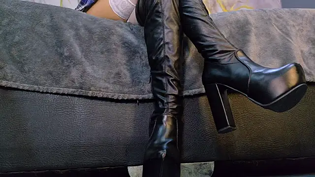 MilaDeRoux online show from March 1, 3:39 am