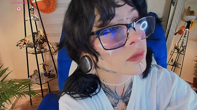 AryRousse online show from March 31, 3:30 am