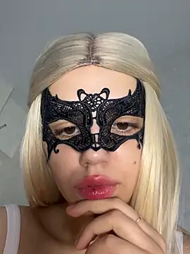 s4rah online show from February 16, 9:41 am