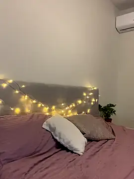 s4rah online show from December 19, 10:23 pm