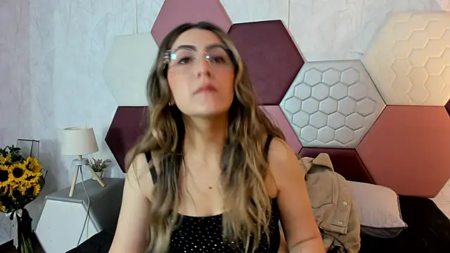 AriaRous online show from February 14, 7:14 pm