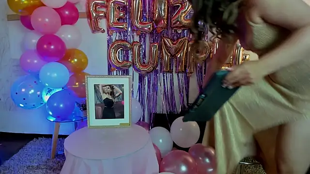 AriaRous online show from March 28, 3:13 pm