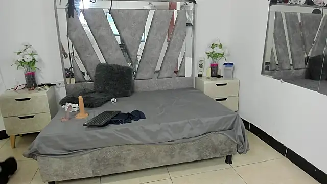 ZoeJhonsom online show from February 10, 8:08 pm