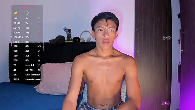 Snapshot of santinaughty chatting on February 2, 1:48 am santinaughty online show from February 2, 1:48 am